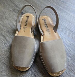 Viscata Women's Tan Slingback Sandals